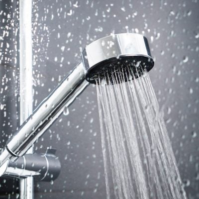 Head of German State Restricts Hot Water in Shower to Two Minutes Amid Energy Crisis