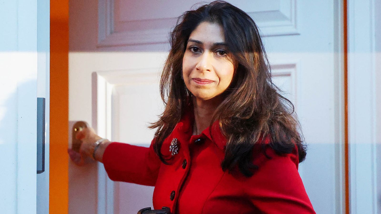 Braverman claims her attempts to lower legal migration under Rishi Sunak were ‘blocked’ – as former PM faces calls to expel ex-Home Secretary from the Tories following LGBTQ+ flag remarks