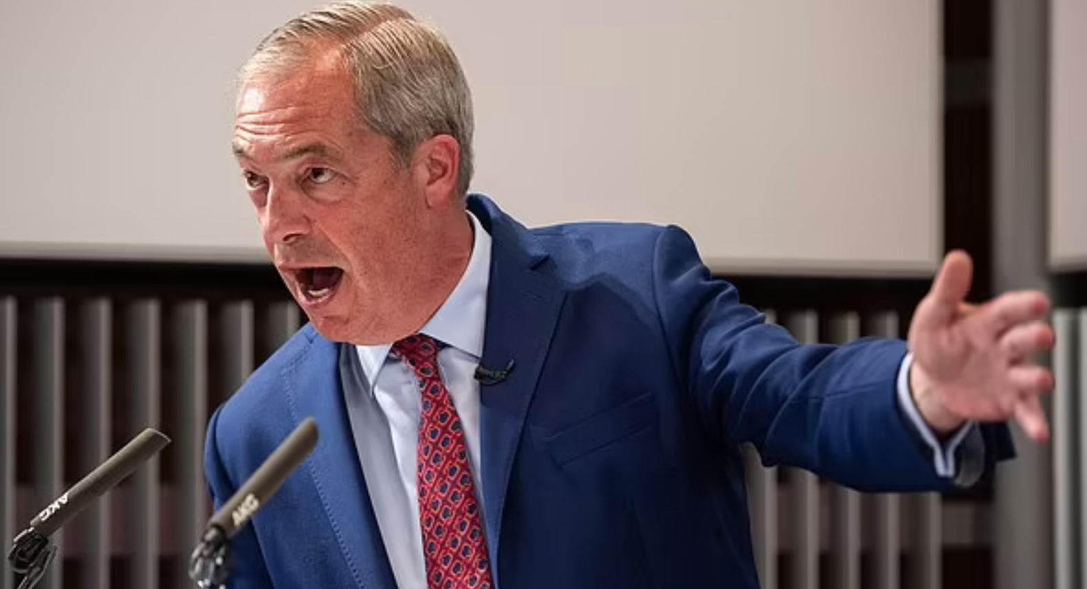 Jody McIntyre @jodymcintyre_ – Nigel Farage is under more pressure than ever. But did you know that his main financer is connected to multi-million pound exports to the Israeli military? Here’s what the mainstream media are NOT telling you about Christopher Harborne:🧵