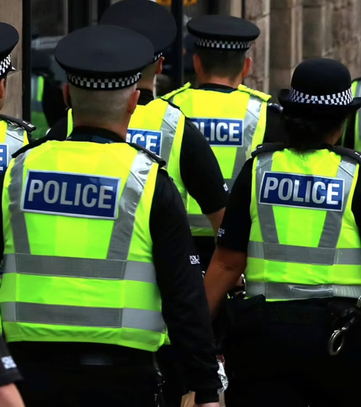 If the Police Say ‘Step Out of the Car’ — Say THIS (One Sentence Every UK Driver Needs)