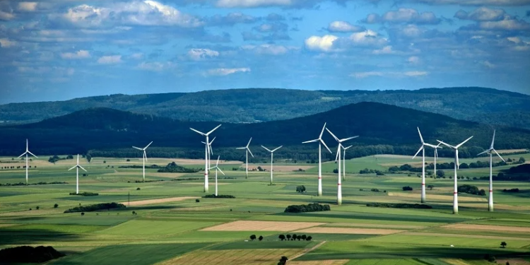 Net Zero Barely Cutting Emissions, Government Figures Show