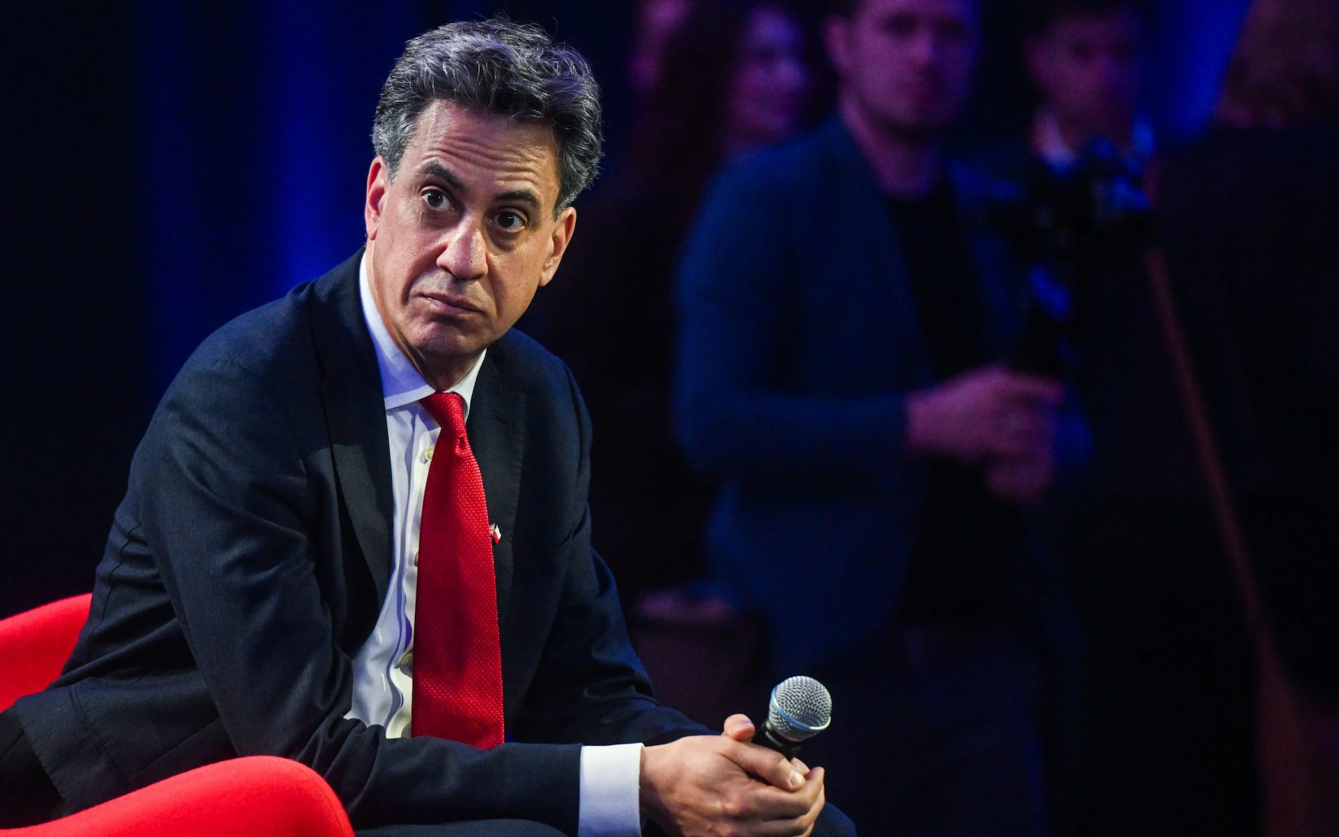 Ministers Turn on Ed Miliband Over Net Zero Block on AI Investment